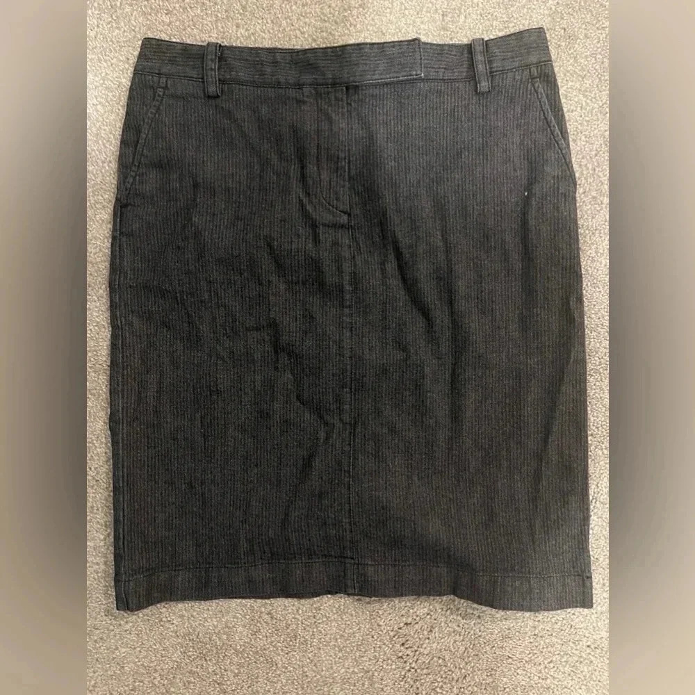 Talbots Petite Womens blue jean skirt 10 Knee length dk denim pinstripe straight